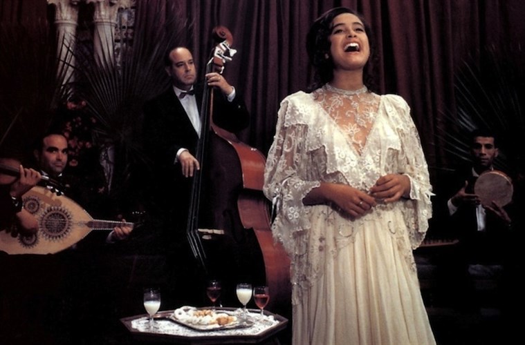 Film Les silences du palais (1994), réalisé par Moufida Tlatli